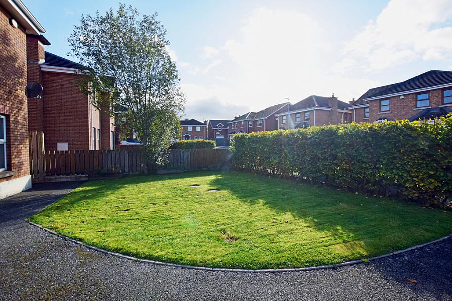 7 Knockbracken Walk