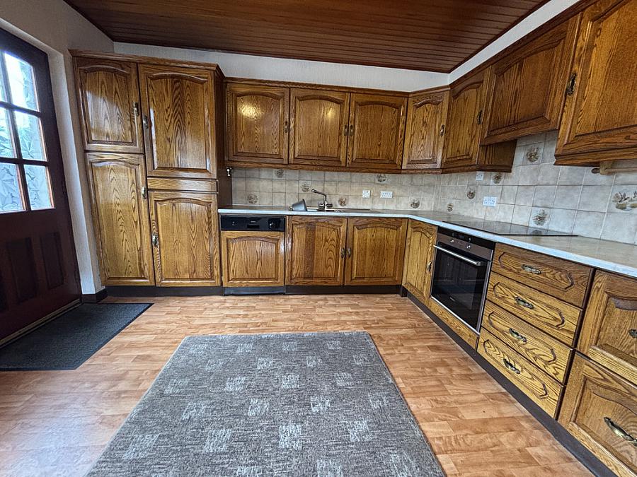 766 Farranseer Park