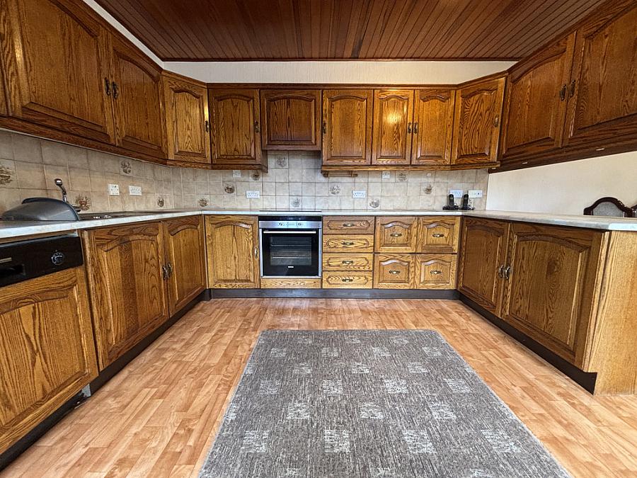766 Farranseer Park