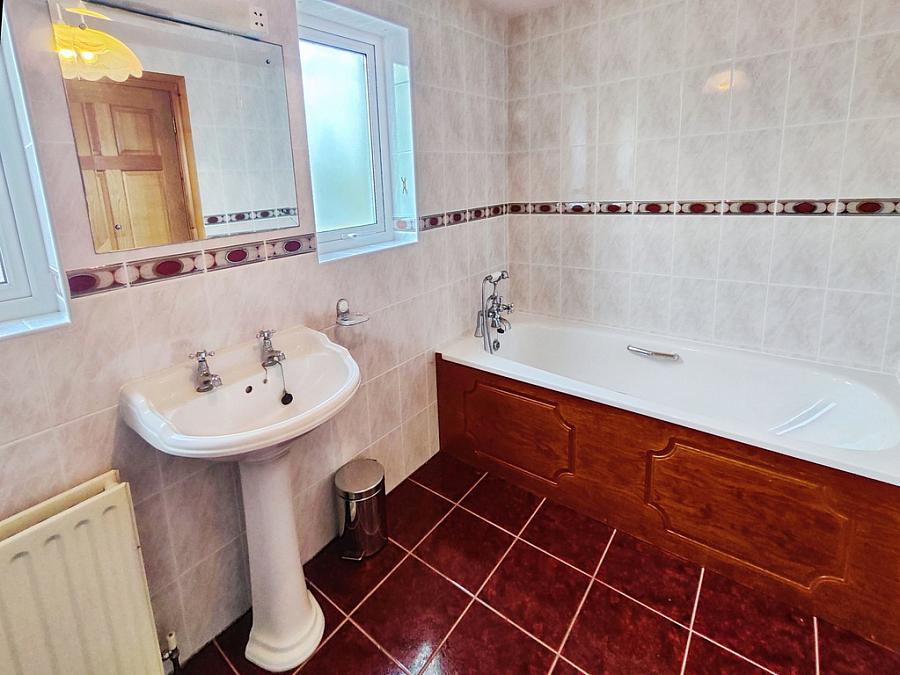 50 Dunluce Road