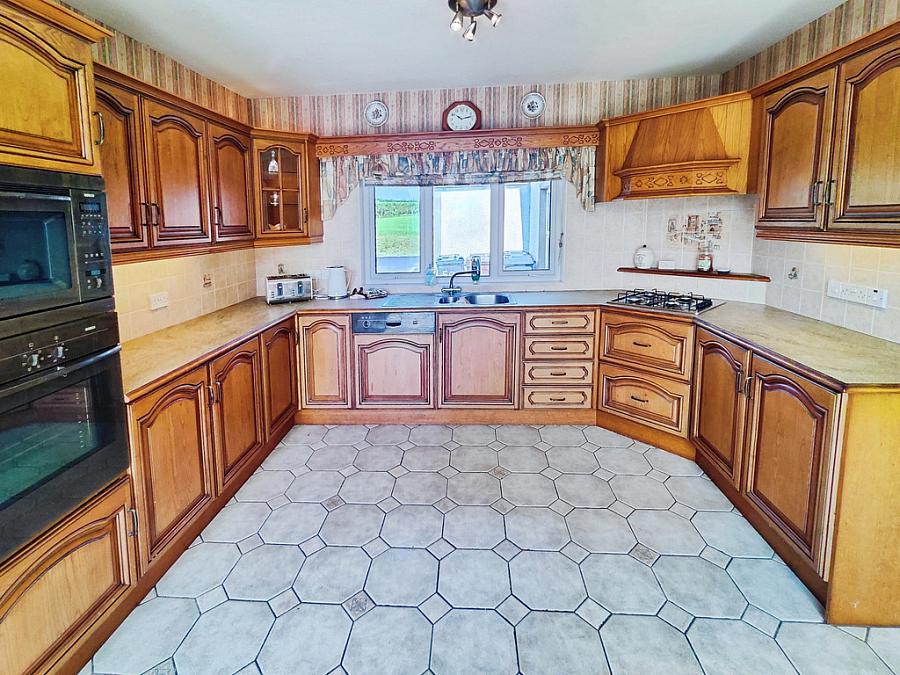 50 Dunluce Road