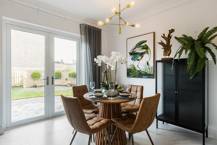 2 Blackthorn Drive