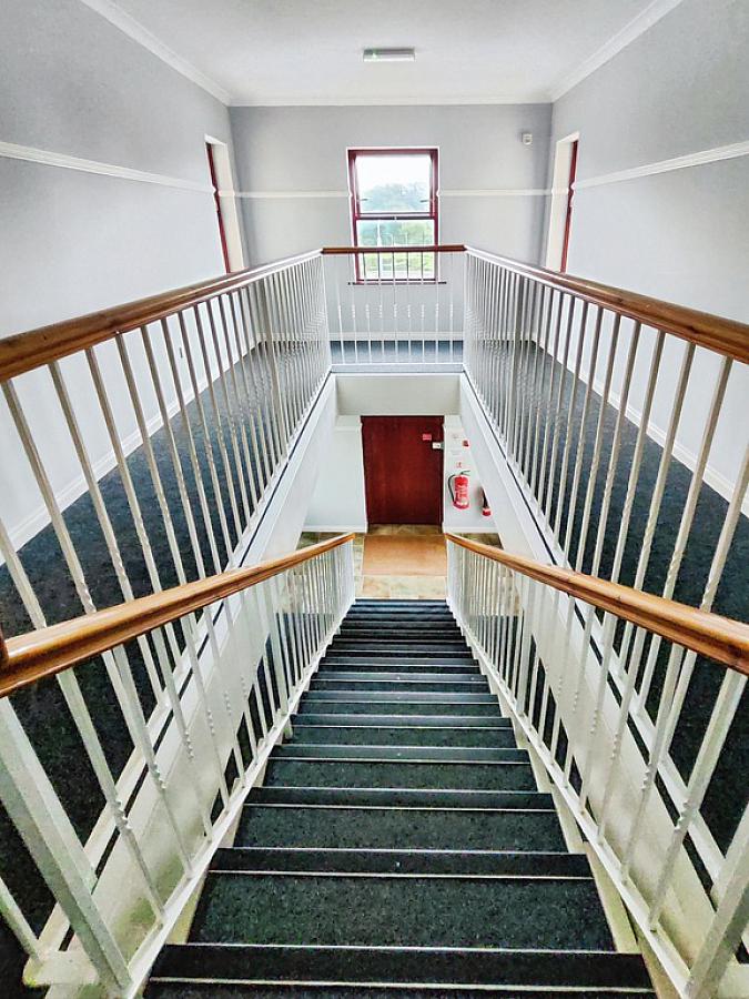 16 Old Model Court