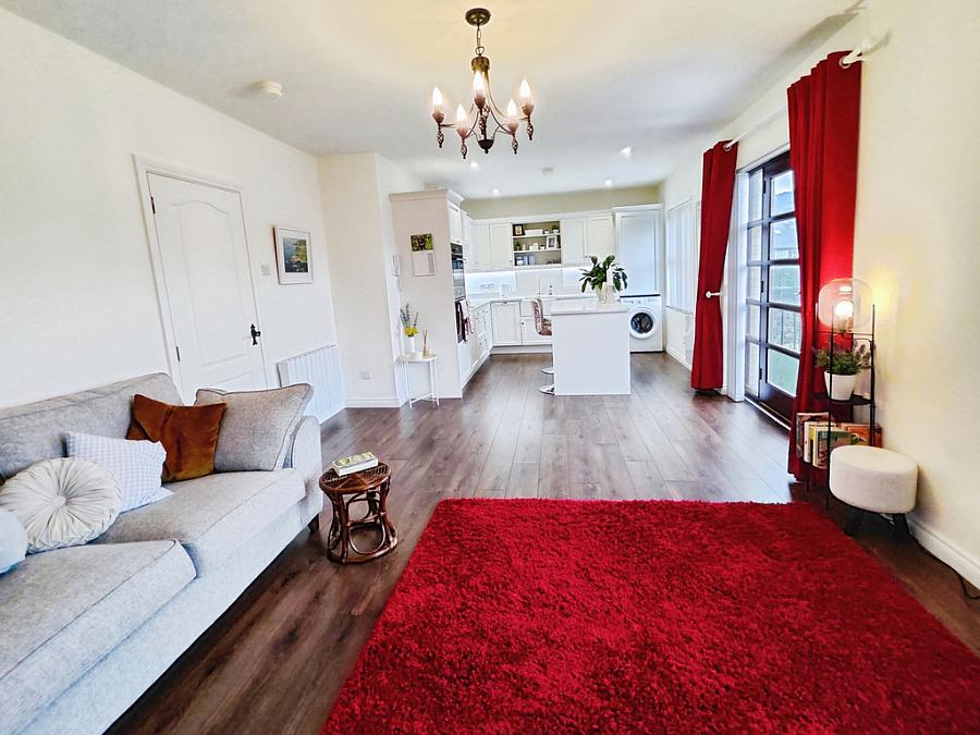 16 Old Model Court