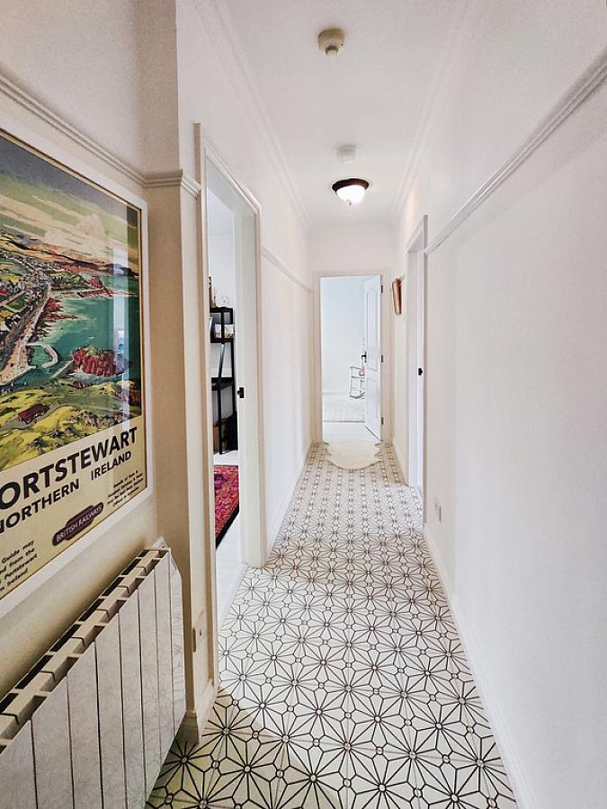 16 Old Model Court