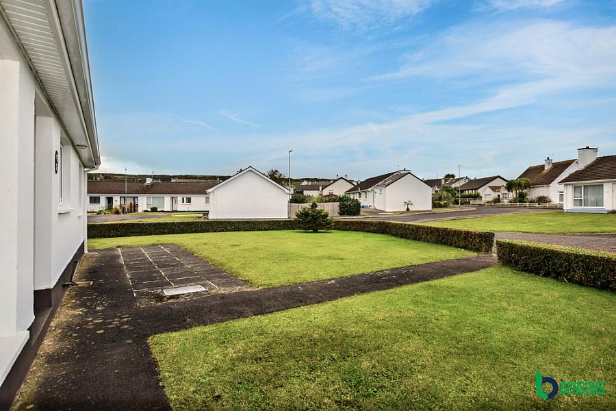 9 Ballintrae Park