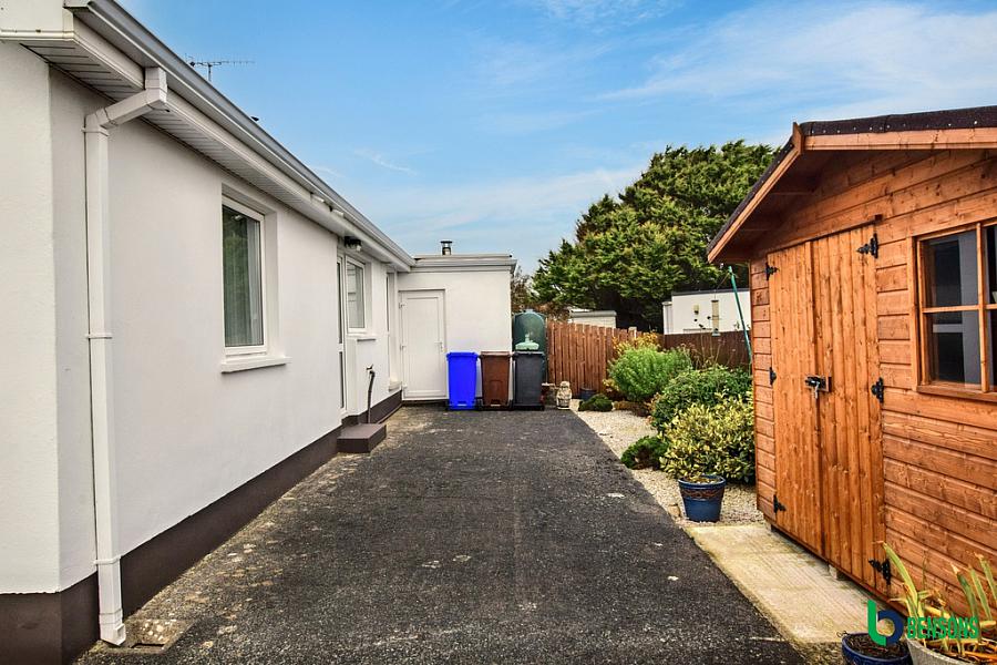 9 Ballintrae Park