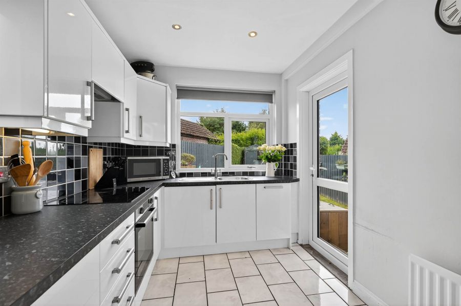 1 Glendale Avenue West