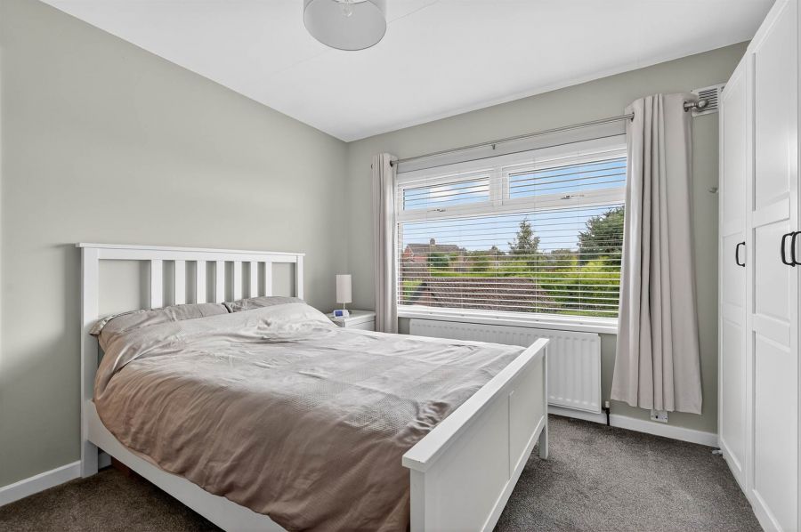 1 Glendale Avenue West