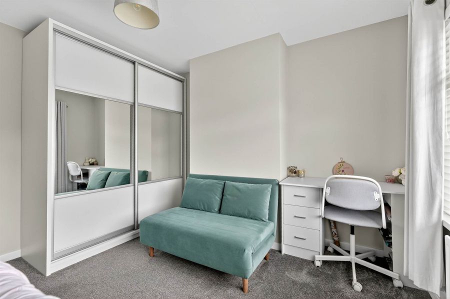 1 Glendale Avenue West