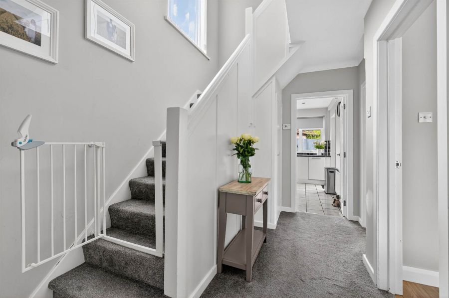 1 Glendale Avenue West