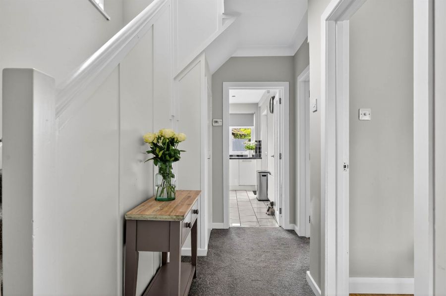 1 Glendale Avenue West