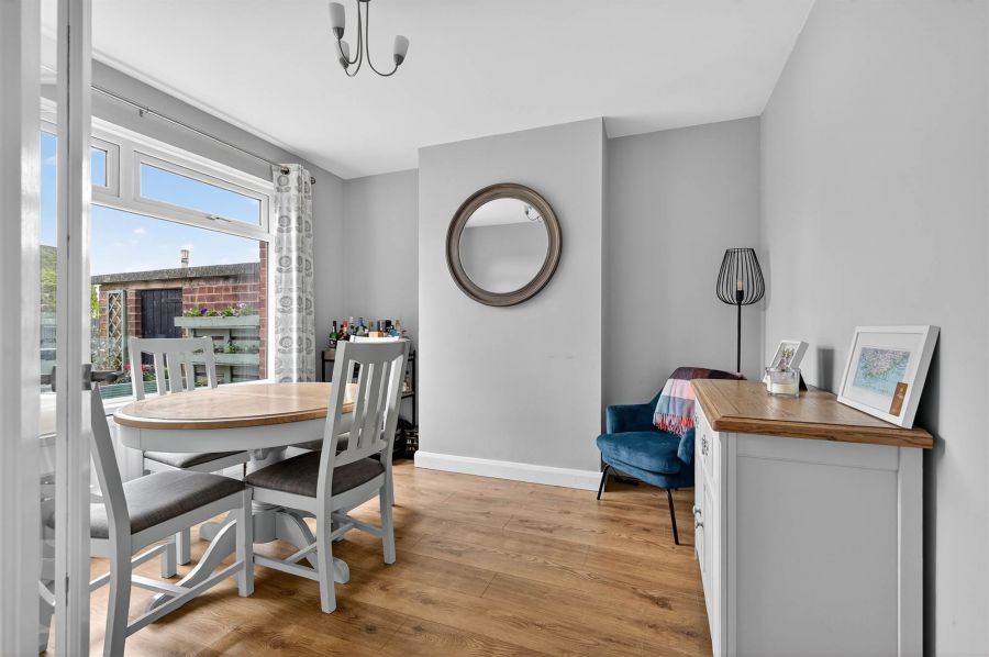 1 Glendale Avenue West