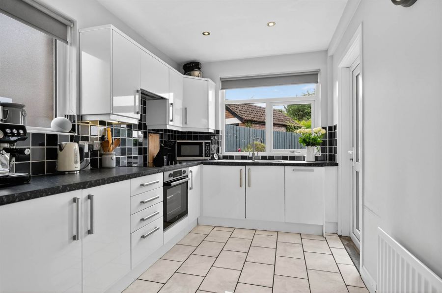 1 Glendale Avenue West