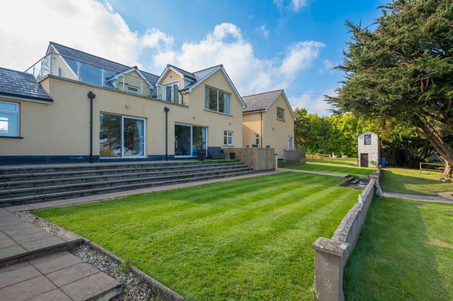 164 Ballysnod Road