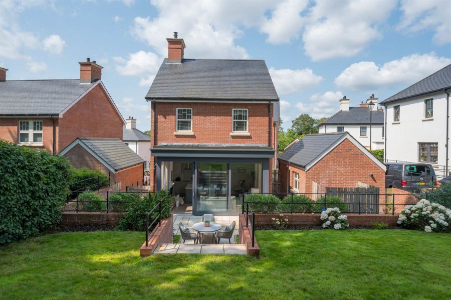 2 Haddo Place