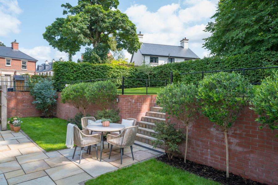 2 Haddo Place