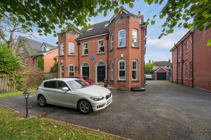 50c Marlborough Park South, malone, belfast, BT9 6HR