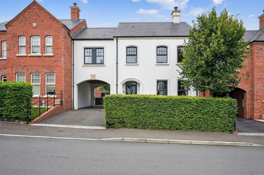 3 Lady Ishbel Avenue