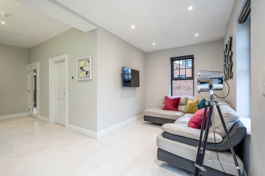 3 Lady Ishbel Avenue