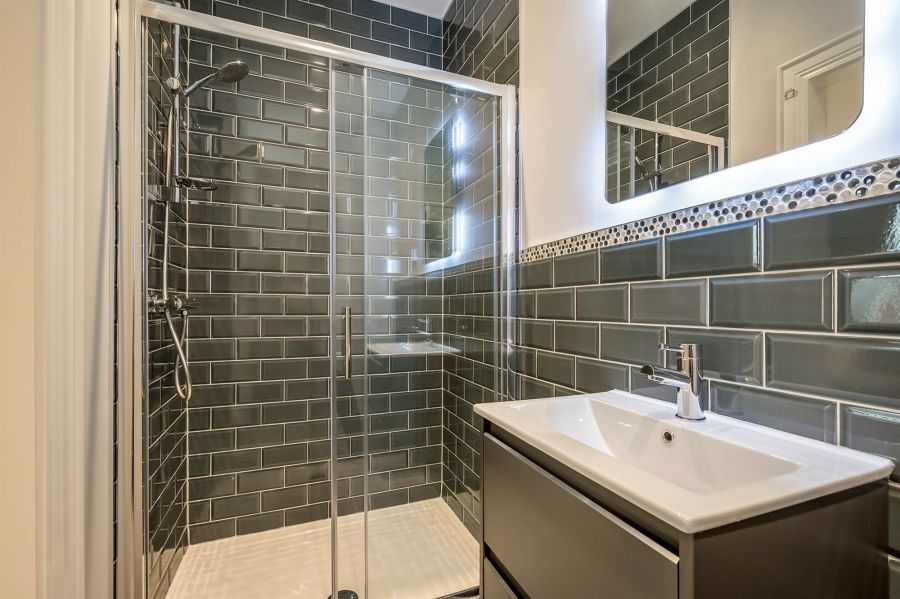 3 Lady Ishbel Avenue