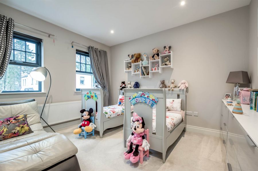 3 Lady Ishbel Avenue