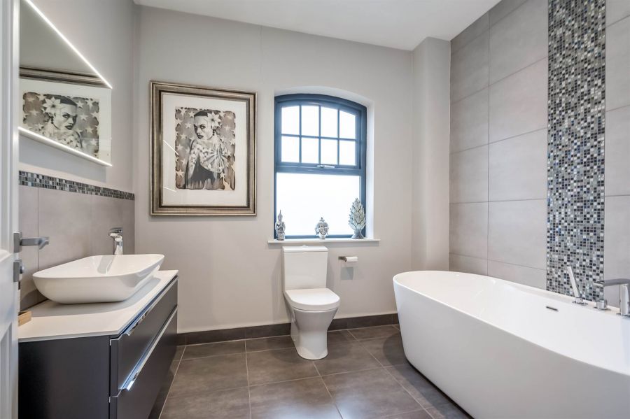 3 Lady Ishbel Avenue