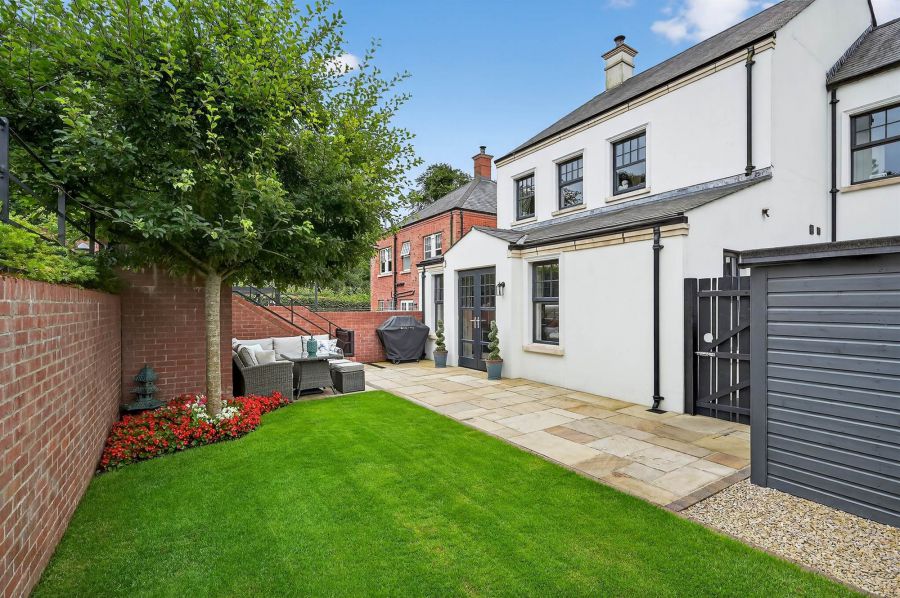 3 Lady Ishbel Avenue