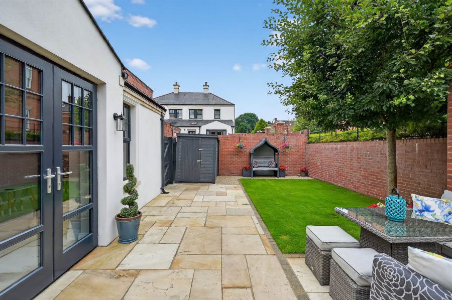 3 Lady Ishbel Avenue