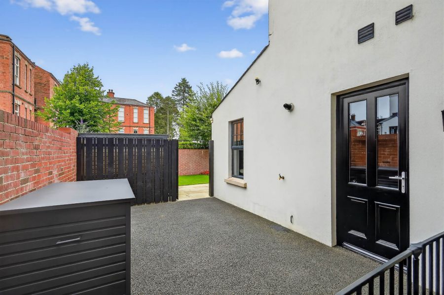 3 Lady Ishbel Avenue