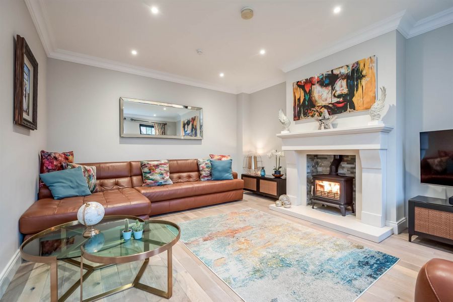 3 Lady Ishbel Avenue