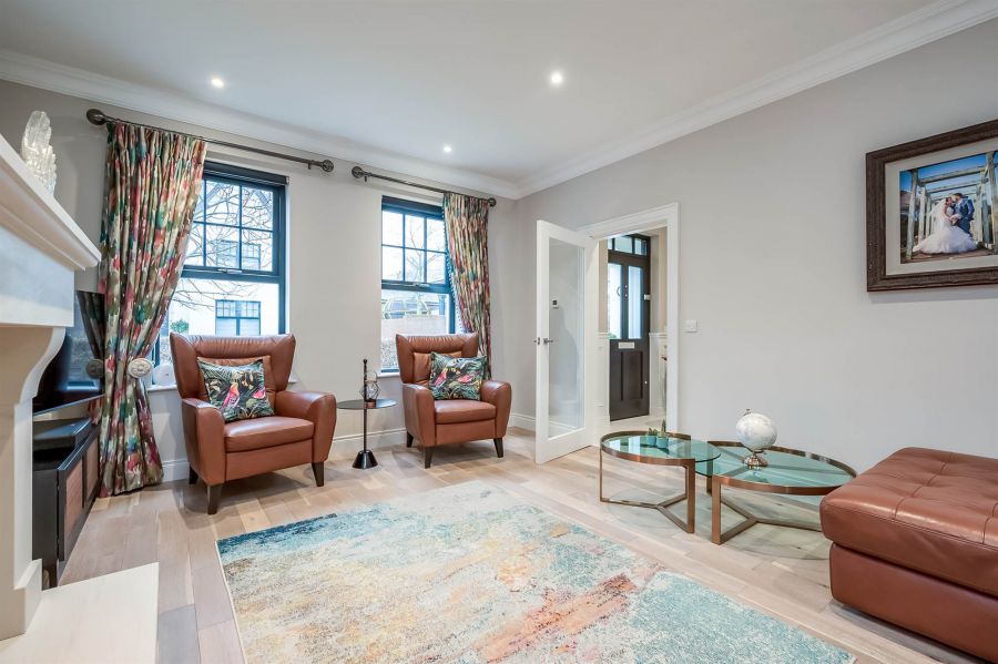 3 Lady Ishbel Avenue