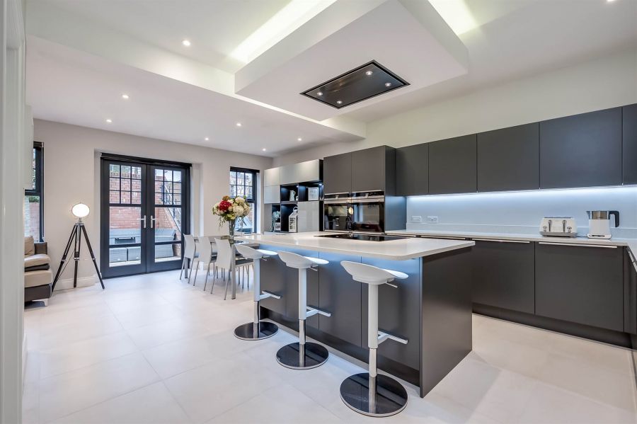 3 Lady Ishbel Avenue