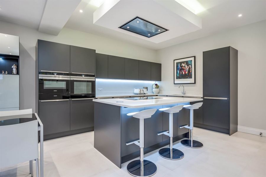 3 Lady Ishbel Avenue