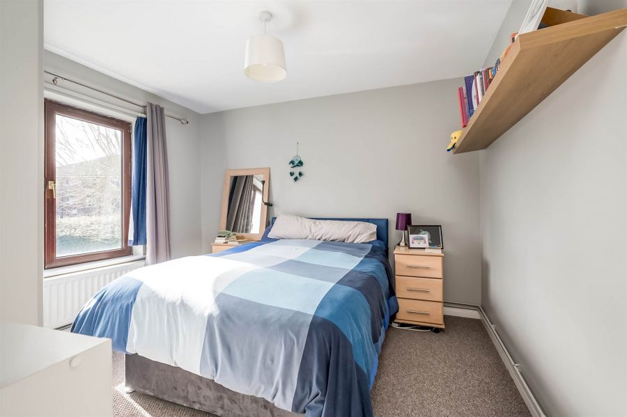 8 Ravenhill Reach Mews