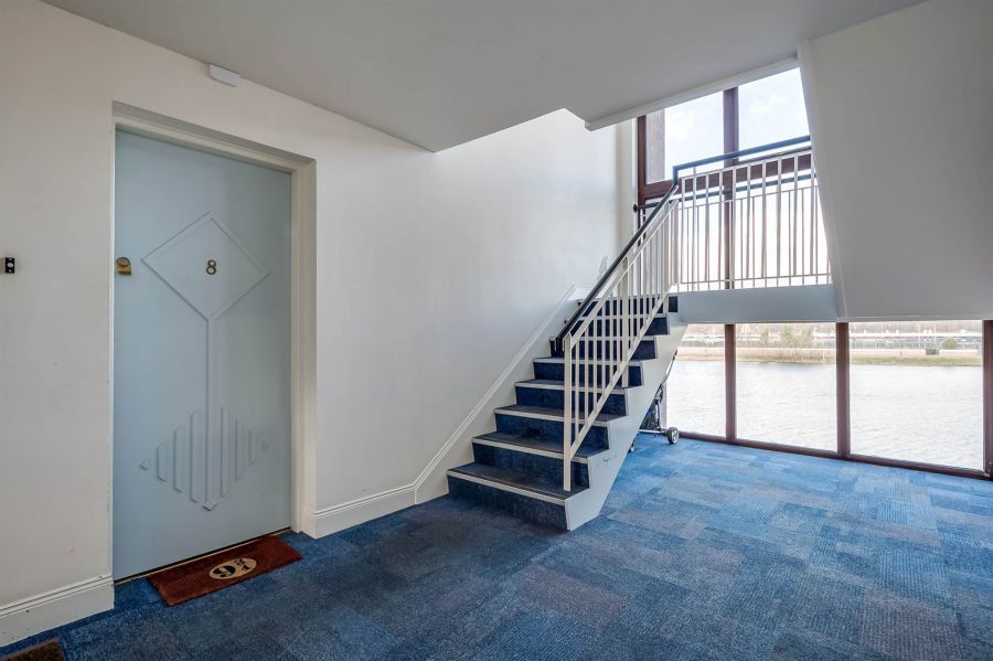 8 Ravenhill Reach Mews