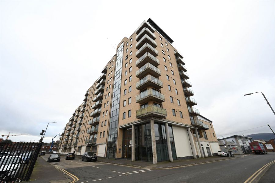 Apt 122 Victoria Place