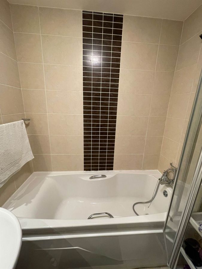 Apt 122 Victoria Place