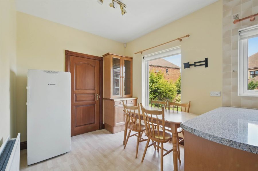28 Abbeydene Manor