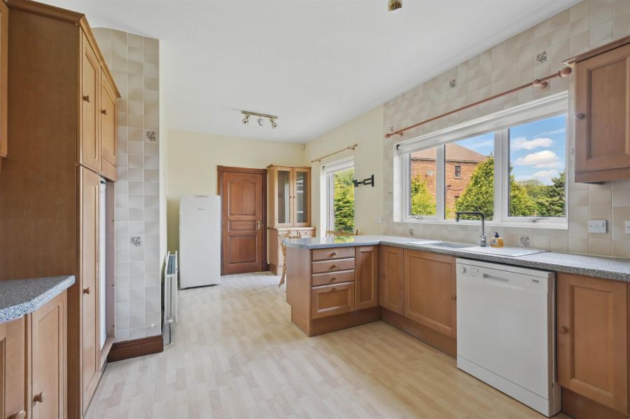 28 Abbeydene Manor