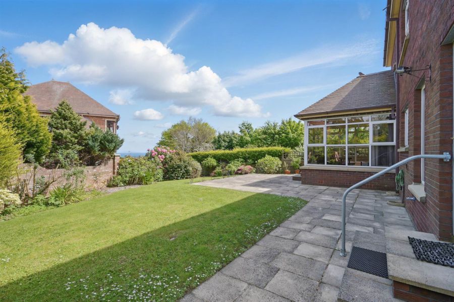 28 Abbeydene Manor