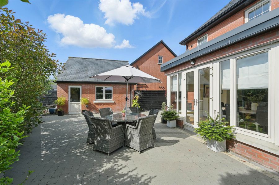 58 Oakfield Park