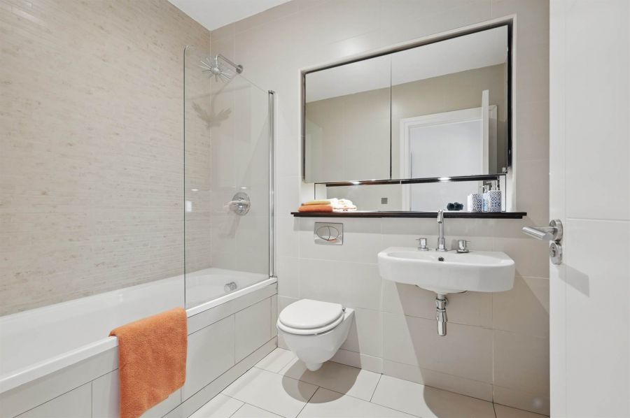 Apt B5 Malone Square