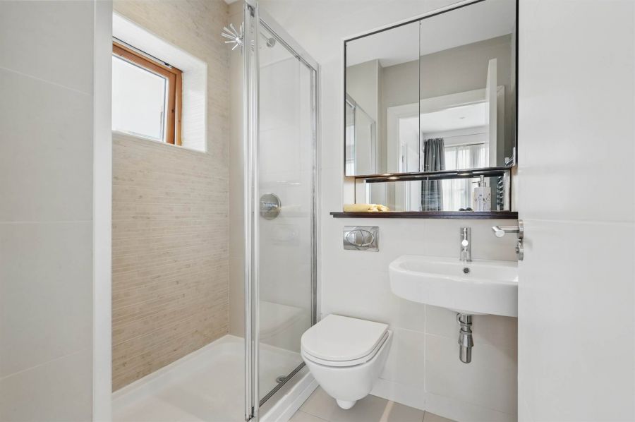 Apt B5 Malone Square