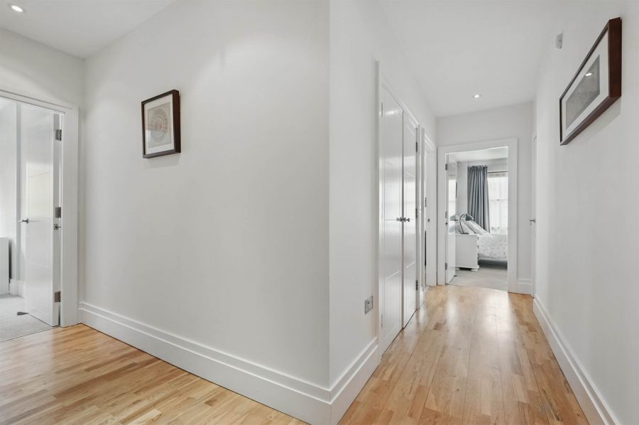 Apt B5 Malone Square