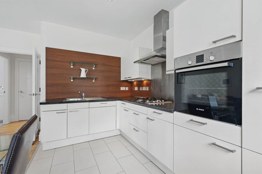 Apt B5 Malone Square