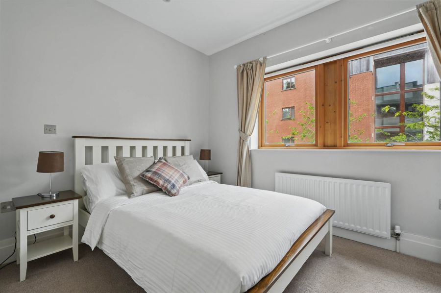 Apt B5 Malone Square