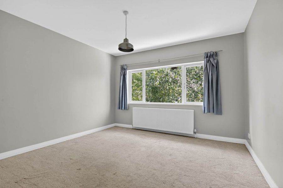 15 Bristow Park