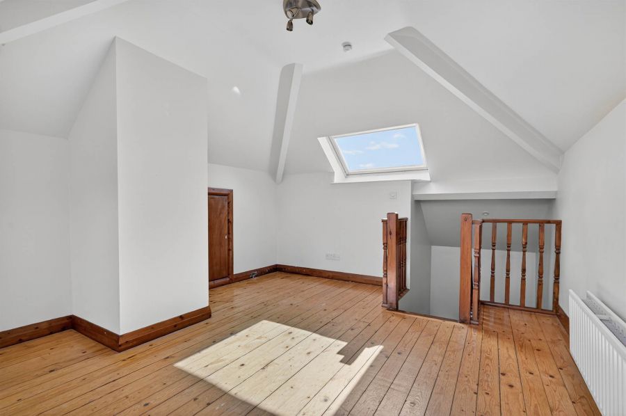 15 Bristow Park