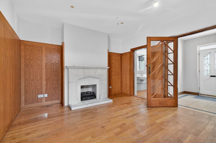 15 Bristow Park